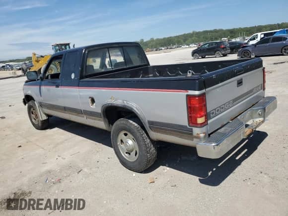 1995 Dodge Dakota с VIN 1B7GG23X5SS359205, выставлен на аукционе Copart как лот 70829715 с пробегом 170 645 миль миль и Списание • Salvage title. История ставок и продаж доступна на DreamBid. Изображение 2.