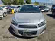 2013 Chevrolet Sonic LT с VIN 1G1JC6SG0D4109722, выставлен на аукционе Copart как лот 71868505 с пробегом 159 104 миль миль и Чистый • Clean title. История ставок и продаж доступна на DreamBid. Изображение 5.