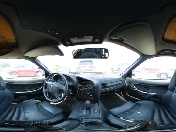 1995 BMW M3 с VIN WBSBF0328SEN91567, выставлен на аукционе IAAI как лот 43296303 с пробегом 92 798 миль миль и . История ставок и продаж доступна на DreamBid. Изображение 19.