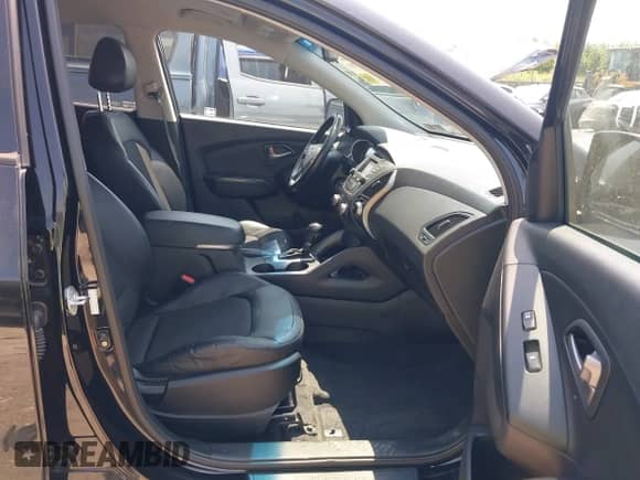 2015 Hyundai Tucson Limited z VIN KM8JUCAG2FU114357, wystawiony jako IAAI lot #42817700 z przebiegiem 140 604 mil mil oraz . Historia ofert i sprzedaży dostępna na DreamBid. Obrazek 5.