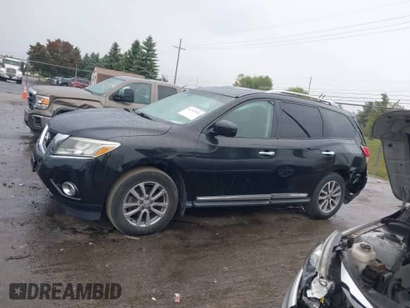 2015 Nissan Pathfinder SL with VIN 5N1AR2MM8FC630712, listed as a IAAI auction lot 43393152 with 121,897 mi miles and . Bid and sale history available at DreamBid. Image 14.