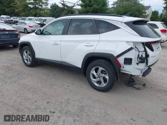 2022 Hyundai Tucson SEL with VIN 5NMJBCAE4NH016672, listed as a IAAI auction lot 43235714 with 29,070 mi miles and . Bid and sale history available at DreamBid. Image 3.