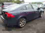 2013 Volvo S60 T6 R-Design Platinum с VIN YV1902FH8D1216575, выставлен на аукционе IAAI как лот 43233003 с пробегом 52 221 миль миль и . История ставок и продаж доступна на DreamBid. Изображение 4.