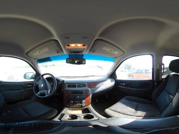 2011 Chevrolet Suburban LS z VIN 1GNSKHE33BR268213, wystawiony jako IAAI lot #42828138 z przebiegiem 168 744 mil mil oraz . Historia ofert i sprzedaży dostępna na DreamBid. Obrazek 18.