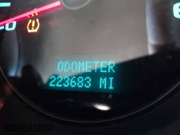 2012 Chevrolet Silverado 1500 LS z VIN 3GCPCREAXCG228826, wystawiony jako IAAI lot #41155616 z przebiegiem 223 683 mil mil oraz . Historia ofert i sprzedaży dostępna na DreamBid. Obrazek 16.