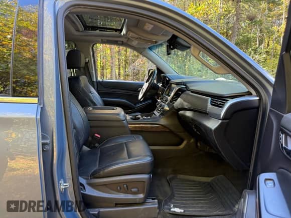 2016 Chevrolet Suburban LT with VIN 1GNSKHKC5GR290564, listed as a Copart auction lot 86899045 with 167,337 mi miles and Salvage title. Bid and sale history available at DreamBid. Image 5.