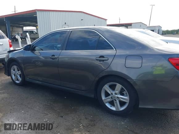 2014 Toyota Camry SE с VIN 4T1BF1FK4EU366299, выставлен на аукционе IAAI как лот 43352996 с пробегом 208 315 миль миль и . История ставок и продаж доступна на DreamBid. Изображение 14.