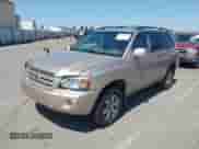 2005 Toyota Highlander с VIN JTEEP21A750120157, выставлен на аукционе IAAI как лот 42218625 с пробегом 138 789 миль миль и . История ставок и продаж доступна на DreamBid. Изображение 2.
