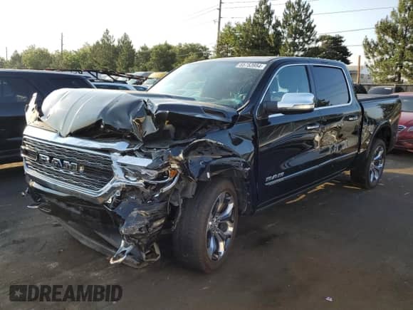 2020 Ram 1500 Limited z VIN 1C6SRFHM7LN250245, wystawiony jako Copart lot #65753954 z przebiegiem 62 195 mil mil oraz Szkoda całkowita • Salvage title. Historia ofert i sprzedaży dostępna na DreamBid. Obrazek 1.