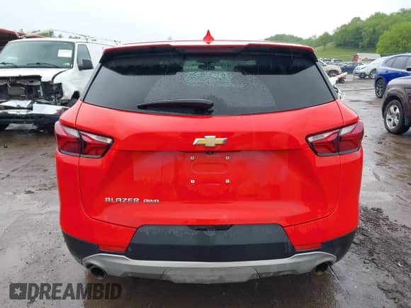 2020 Chevrolet Blazer LT z VIN 3GNKBHR46LS669529, wystawiony jako IAAI lot #42226887 z przebiegiem 87 894 mil mil oraz . Historia ofert i sprzedaży dostępna na DreamBid. Obrazek 17.