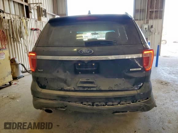 2018 Ford Explorer XLT z VIN 1FM5K7DH0JGC85005, wystawiony jako Copart lot #84968195 z przebiegiem 126 400 mil mil oraz Szkoda całkowita • Salvage title. Historia ofert i sprzedaży dostępna na DreamBid. Obrazek 6.
