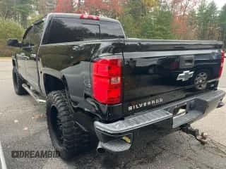 2015 Chevrolet Silverado 1500 LTZ z VIN 3GCUKSEC2FG455754, wystawiony jako Copart lot #91218185 z przebiegiem 240 652 mil mil oraz Czysty tytuł • Clean title. Historia ofert i sprzedaży dostępna na DreamBid. Obrazek 3.