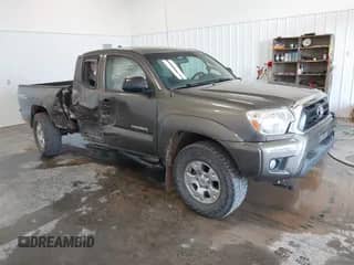 2015 Toyota Tacoma z VIN 5TFUU4EN1FX123615, wystawiony jako IAAI lot #42988100 z przebiegiem 64 535 mil mil oraz . Historia ofert i sprzedaży dostępna na DreamBid. Obrazek 1.