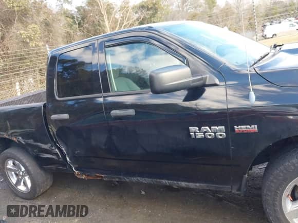 2013 Ram 1500 Tradesman z VIN 1C6RR7FTXDS540061, wystawiony jako IAAI lot #41411343 z przebiegiem 225 187 mil mil oraz . Historia ofert i sprzedaży dostępna na DreamBid. Obrazek 13.