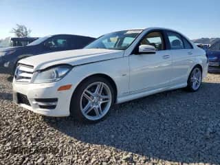 2012 Mercedes-Benz C 250 Sport z VIN WDDGF4HB1CR192271, wystawiony jako Copart lot #87298505 z przebiegiem 81 339 mil mil oraz Szkoda całkowita • Salvage title. Historia ofert i sprzedaży dostępna na DreamBid. Obrazek 1.