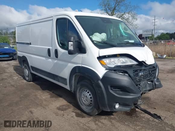 2024 Ram ProMaster Cargo Tradesman с VIN 3C6LRVAG7RE132017, выставлен на аукционе IAAI как лот 42202594 с пробегом 7 709 миль миль и . История ставок и продаж доступна на DreamBid. Изображение 1.