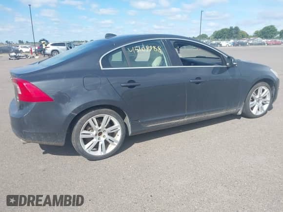 2012 Volvo S60 T6 с VIN YV1902FH8C2103783, выставлен на аукционе IAAI как лот 43109988 с пробегом 177 042 миль миль и . История ставок и продаж доступна на DreamBid. Изображение 4.