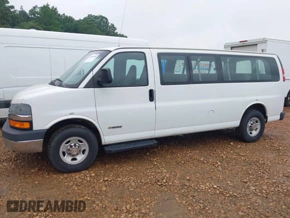 2003 Chevrolet Express Passenger with VIN 1GAHG39U231113283, listed as a IAAI auction lot 42489585 with 102,467 mi miles and . Bid and sale history available at DreamBid. Image 6.