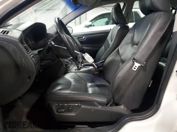 2006 Volvo S60 2.5L Turbo с VIN YV1RS592362557172, выставлен на аукционе Copart как лот 68112405 с пробегом 142 387 миль миль и Списание • Salvage title. История ставок и продаж доступна на DreamBid. Изображение 7.