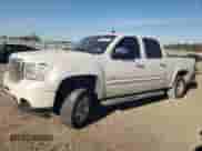 2010 GMC Sierra 1500 Denali z VIN 3GTRKXE27AG293882, wystawiony jako Copart lot #82752524 z przebiegiem 204 258 mil mil oraz Szkoda całkowita • Salvage title. Historia ofert i sprzedaży dostępna na DreamBid. Obrazek 1.