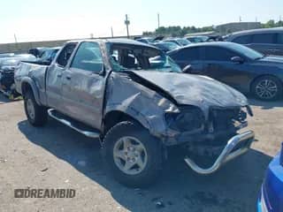 2002 Toyota Tundra Limited z VIN 5TBRT38152S228887, wystawiony jako IAAI lot #43129902 z przebiegiem Nie podano mil oraz . Historia ofert i sprzedaży dostępna na DreamBid. Obrazek 1.