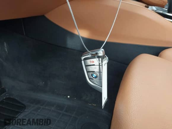 2019 BMW 5 Series 540i xDrive z VIN WBAJE7C58KWW16483, wystawiony jako IAAI lot #42202466 z przebiegiem 91 200 mil mil oraz . Historia ofert i sprzedaży dostępna na DreamBid. Obrazek 11.