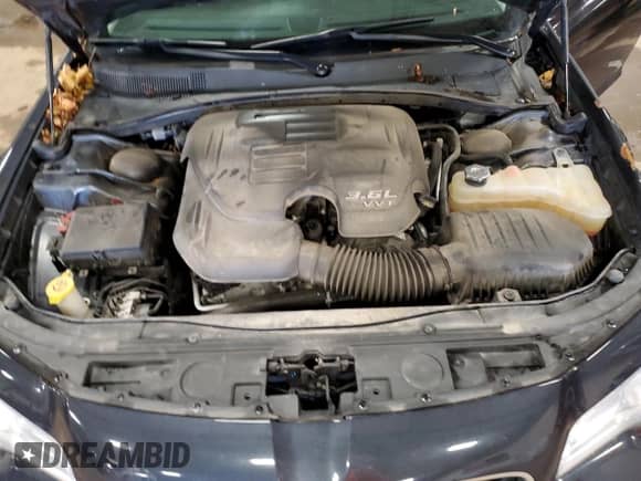 2016 Chrysler 300 Limited z VIN 2C3CCARG4GH358464, wystawiony jako Copart lot #43328695 z przebiegiem 74 923 mil mil oraz Czysty tytuł • Clean title. Historia ofert i sprzedaży dostępna na DreamBid. Obrazek 11.