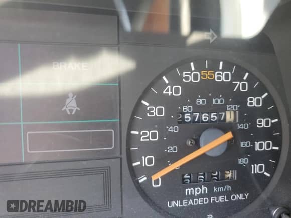 1983 Honda Civic z VIN JHMWD5526DS007016, wystawiony jako Copart lot #60973254 z przebiegiem 257 657 mil mil oraz Czysty tytuł • Clean title. Historia ofert i sprzedaży dostępna na DreamBid. Obrazek 9.