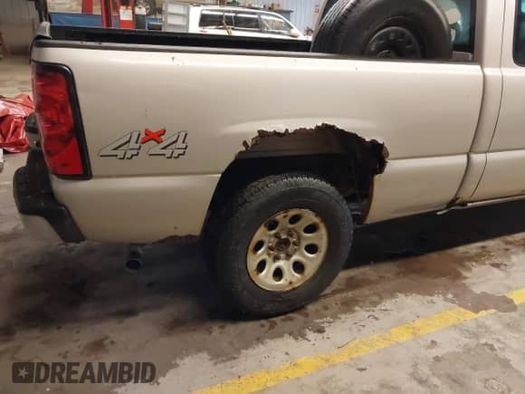 2006 Chevrolet Silverado 1500 LT1 с VIN 1GCEK19V16Z202600, выставлен на аукционе IAAI как лот 42538004 с пробегом 215 597 миль миль и . История ставок и продаж доступна на DreamBid. Изображение 14.