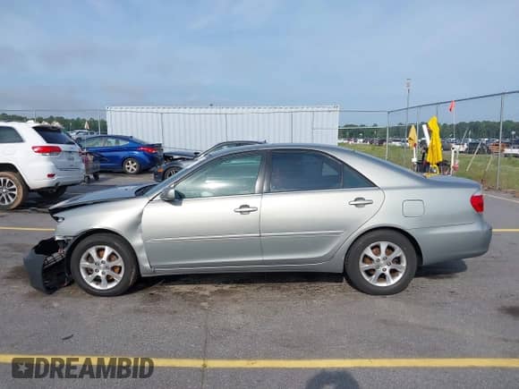 2005 Toyota Camry LE с VIN 4T1BF30K05U596653, выставлен на аукционе IAAI как лот 42482189 с пробегом 242 939 миль миль и . История ставок и продаж доступна на DreamBid. Изображение 15.