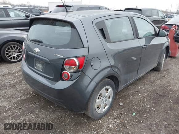 2013 Chevrolet Sonic LS с VIN 1G1JA6SH0D4171460, выставлен на аукционе IAAI как лот 40888935 с пробегом 134 129 миль миль и . История ставок и продаж доступна на DreamBid. Изображение 4.
