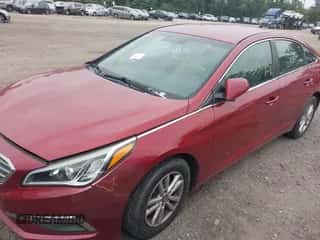 2015 Hyundai Sonata SE with VIN 5NPE24AF0FH147831, listed as a IAAI auction lot 43200446 with Not provided miles and . Bid and sale history available at DreamBid. Image 6.