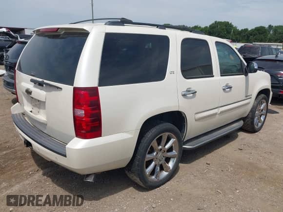 2008 Chevrolet Tahoe 1LT z VIN 1GNFC13J98R177933, wystawiony jako IAAI lot #43297612 z przebiegiem 135 187 mil mil oraz . Historia ofert i sprzedaży dostępna na DreamBid. Obrazek 4.