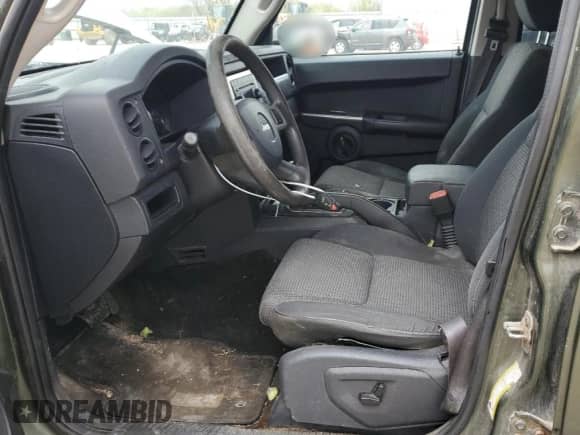 2008 Jeep Commander Sport z VIN 1J8HG48K18C153890, wystawiony jako Copart lot #53191825 z przebiegiem 208 419 mil mil oraz Czysty tytuł • Clean title. Historia ofert i sprzedaży dostępna na DreamBid. Obrazek 7.