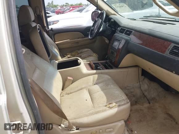 2008 Chevrolet Tahoe LTZ с VIN 1GNFC13J78R103278, выставлен на аукционе IAAI как лот 42964382 с пробегом 307 097 миль миль и . История ставок и продаж доступна на DreamBid. Изображение 5.