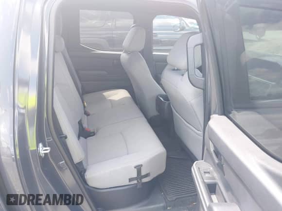 2024 Toyota Tacoma SR5 z VIN 3TMLB5JN3RM039609, wystawiony jako IAAI lot #42811469 z przebiegiem 19 681 mil mil oraz . Historia ofert i sprzedaży dostępna na DreamBid. Obrazek 8.
