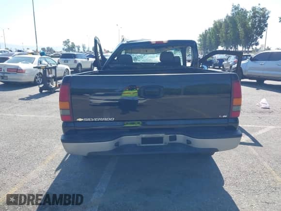 2000 Chevrolet Silverado 1500 LS with VIN 1GCEC14W7YZ147831, listed as a IAAI auction lot 42386307 with Not provided miles and . Bid and sale history available at DreamBid. Image 16.