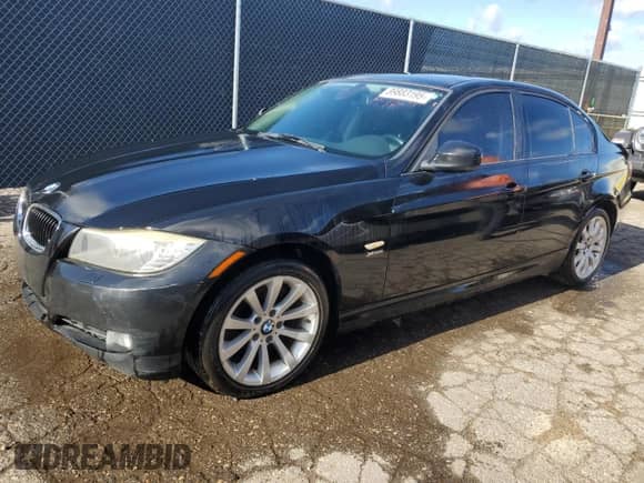 2011 BMW 3 Series 328i xDrive z VIN WBAPK7C58BA972559, wystawiony jako Copart lot #89883195 z przebiegiem 147 975 mil mil oraz Czysty tytuł • Clean title. Historia ofert i sprzedaży dostępna na DreamBid. Obrazek 1.