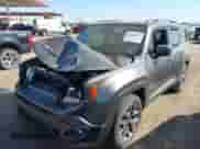 2017 Jeep Renegade Latitude z VIN ZACCJABB5HPF45504, wystawiony jako IAAI lot #42486270 z przebiegiem 67 610 mil mil oraz . Historia ofert i sprzedaży dostępna na DreamBid. Obrazek 18.