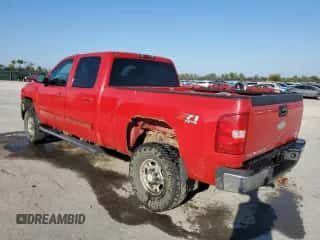 2007 Chevrolet Silverado 2500HD 1LT z VIN 1GCHK23677F502519, wystawiony jako Copart lot #85198565 z przebiegiem 221 412 mil mil oraz Szkoda całkowita • Salvage title. Historia ofert i sprzedaży dostępna na DreamBid. Obrazek 2.