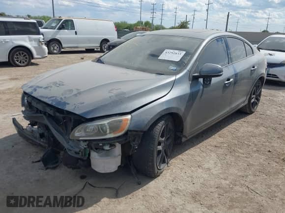 2017 Volvo S60 Dynamic с VIN YV126MFL7H2420929, выставлен на аукционе IAAI как лот 43292833 с пробегом 107 144 миль миль и . История ставок и продаж доступна на DreamBid. Изображение 2.