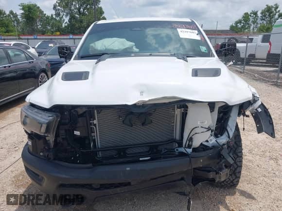 2025 Ram 1500 Rebel z VIN 1C6SRFLP9SN639467, wystawiony jako IAAI lot #42297603 z przebiegiem 2 996 mil mil oraz . Historia ofert i sprzedaży dostępna na DreamBid. Obrazek 13.