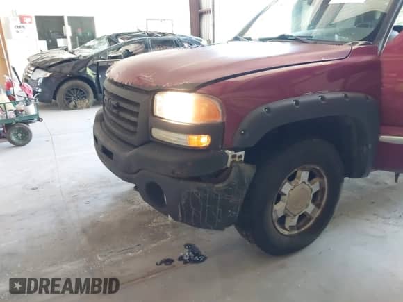 2004 GMC Sierra 1500 SLE z VIN 2GTEK13T641428743, wystawiony jako IAAI lot #42582935 z przebiegiem 230 805 mil mil oraz . Historia ofert i sprzedaży dostępna na DreamBid. Obrazek 6.