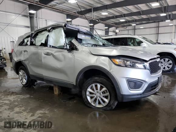 2017 Kia Sorento LX с VIN 5XYPGDA51HG293036, выставлен на аукционе Copart как лот 62394265 с пробегом 117 638 миль миль и Списание • Salvage title. История ставок и продаж доступна на DreamBid. Изображение 4.