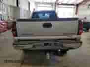 2004 Chevrolet Silverado 2500HD Work Truck z VIN 1GCHC24U24E162756, wystawiony jako Copart lot #75481434 z przebiegiem 77 451 mil mil oraz Czysty tytuł • Clean title. Historia ofert i sprzedaży dostępna na DreamBid. Obrazek 6.