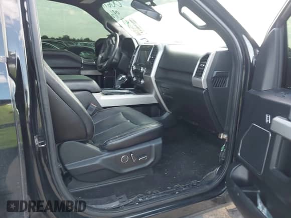 2018 Ford F-150 XL z VIN 1FTEW1E53JFB89708, wystawiony jako IAAI lot #43303196 z przebiegiem 168 714 mil mil oraz . Historia ofert i sprzedaży dostępna na DreamBid. Obrazek 5.