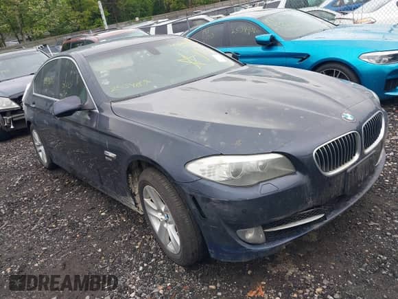 2012 BMW 5 Series 528i xDrive с VIN WBAXH5C57CDW03243, выставлен на аукционе IAAI как лот 42263988 с пробегом Не указан миль и . История ставок и продаж доступна на DreamBid. Изображение 1.