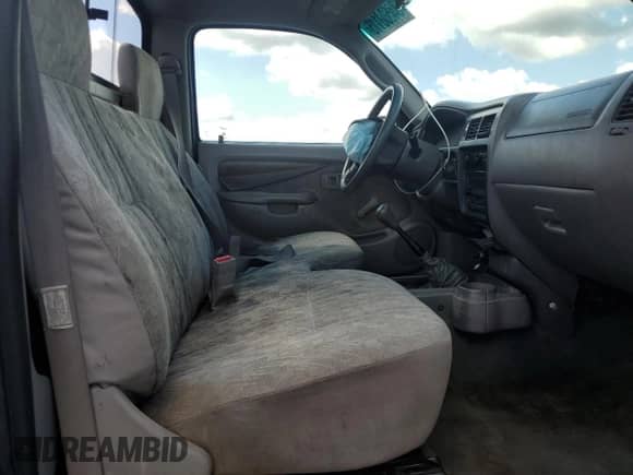 2002 Toyota Tacoma с VIN 5TENL42NX2Z025973, выставлен на аукционе Copart как лот 84580115 с пробегом 289 670 миль миль и Списание • Salvage title. История ставок и продаж доступна на DreamBid. Изображение 10.