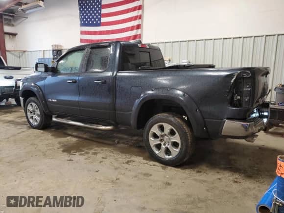 2019 Ram 1500 Laramie z VIN 1C6SRFDT6KN841744, wystawiony jako Copart lot #47461755 z przebiegiem 80 749 mil mil oraz Szkoda całkowita • Salvage title. Historia ofert i sprzedaży dostępna na DreamBid. Obrazek 2.