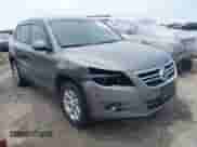 2010 Volkswagen Tiguan S с VIN WVGCV7AX9AW515432, выставлен на аукционе IAAI как лот 42105962 с пробегом 91 405 миль миль и . История ставок и продаж доступна на DreamBid. Изображение 1.